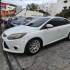 Ford Focus SE 2012