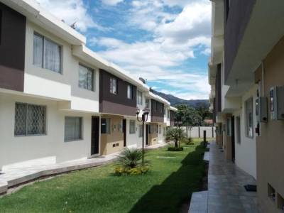 Rento Casa de 100 m&sup2; Dentro de Conjunto, Sector Villa Vega