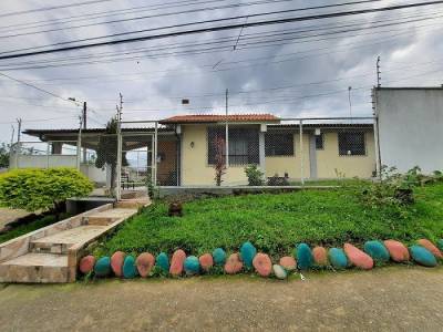 Casa en  La Independencia, E20, Ecuador