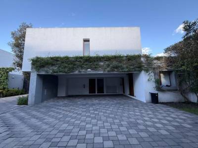 Alquiler Hermosa Casa en Cumbay&aacute;