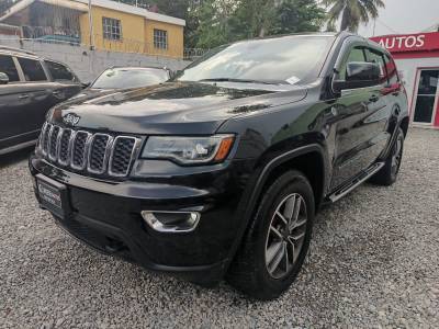 2020 Jeep Grand Cherokee Laredo