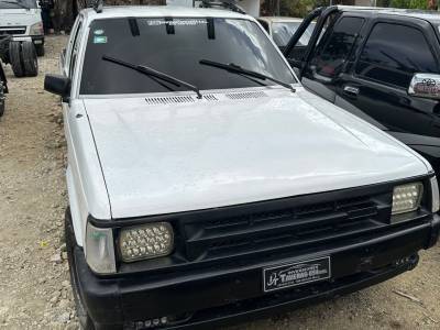 Mazda B2000 1987