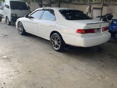 Toyota Camry LE 2000
