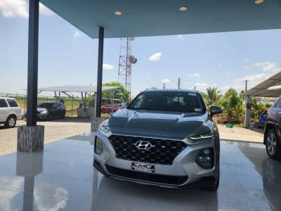 Hyundai Santa Fe SE 2020