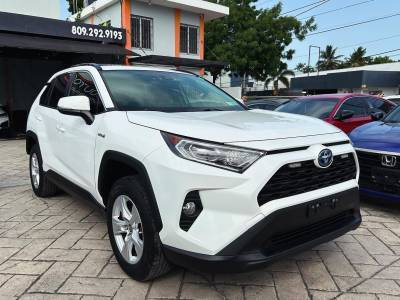 Toyota RAV4 XLE 2021