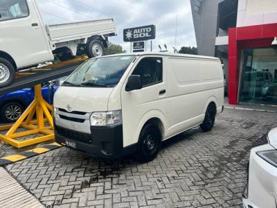 Toyota Hiace TECHO ESTANDAR 2025