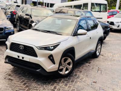 Toyota YARIS CROSS FULL 2026