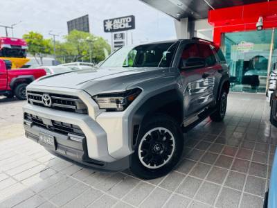 Toyota 4 Runner SR5 2026