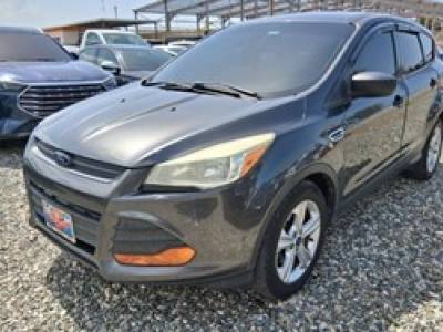 Ford Escape S 2015