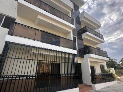 CASA EN VENTA 3 DORMITORIOS SAN CRIST&Oacute;BAL CABECERA