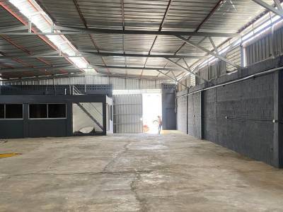 Ens. Para&iacute;so: Nave de 490mts en alquiler