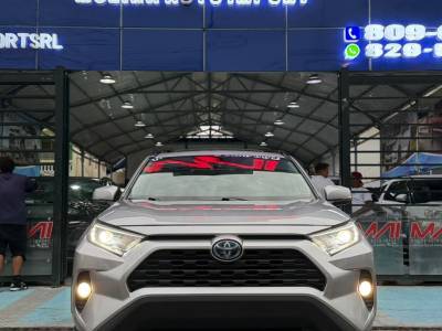 Toyota RAV4 XLE 2021